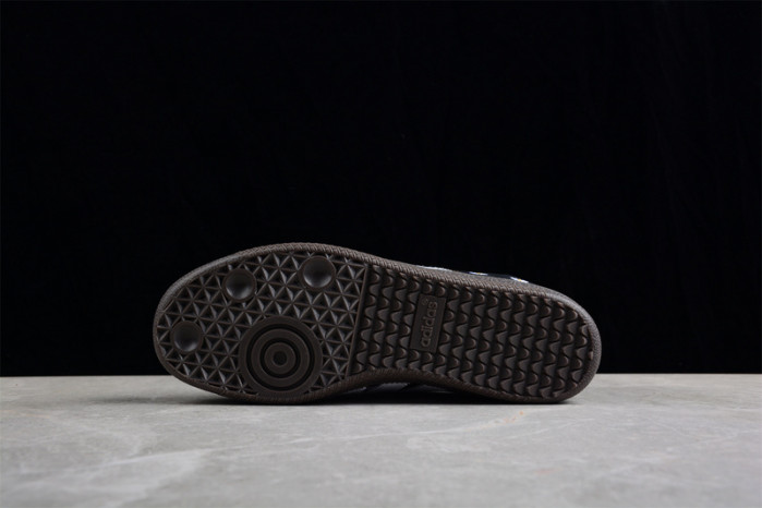 ad low-top sneaker 2303134