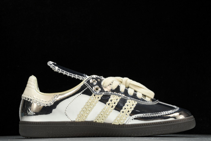 ad low-top sneaker 240506001