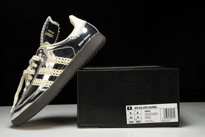 ad low-top sneaker 240506001