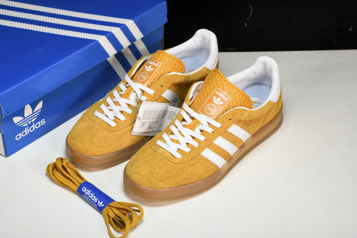 ad low-top sneaker gazelle indoor hq8716
